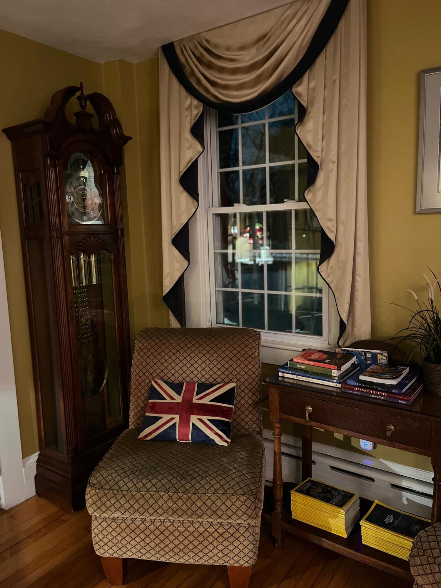 אנפילד Antique1242 British Bed & Breakfast מראה חיצוני תמונה